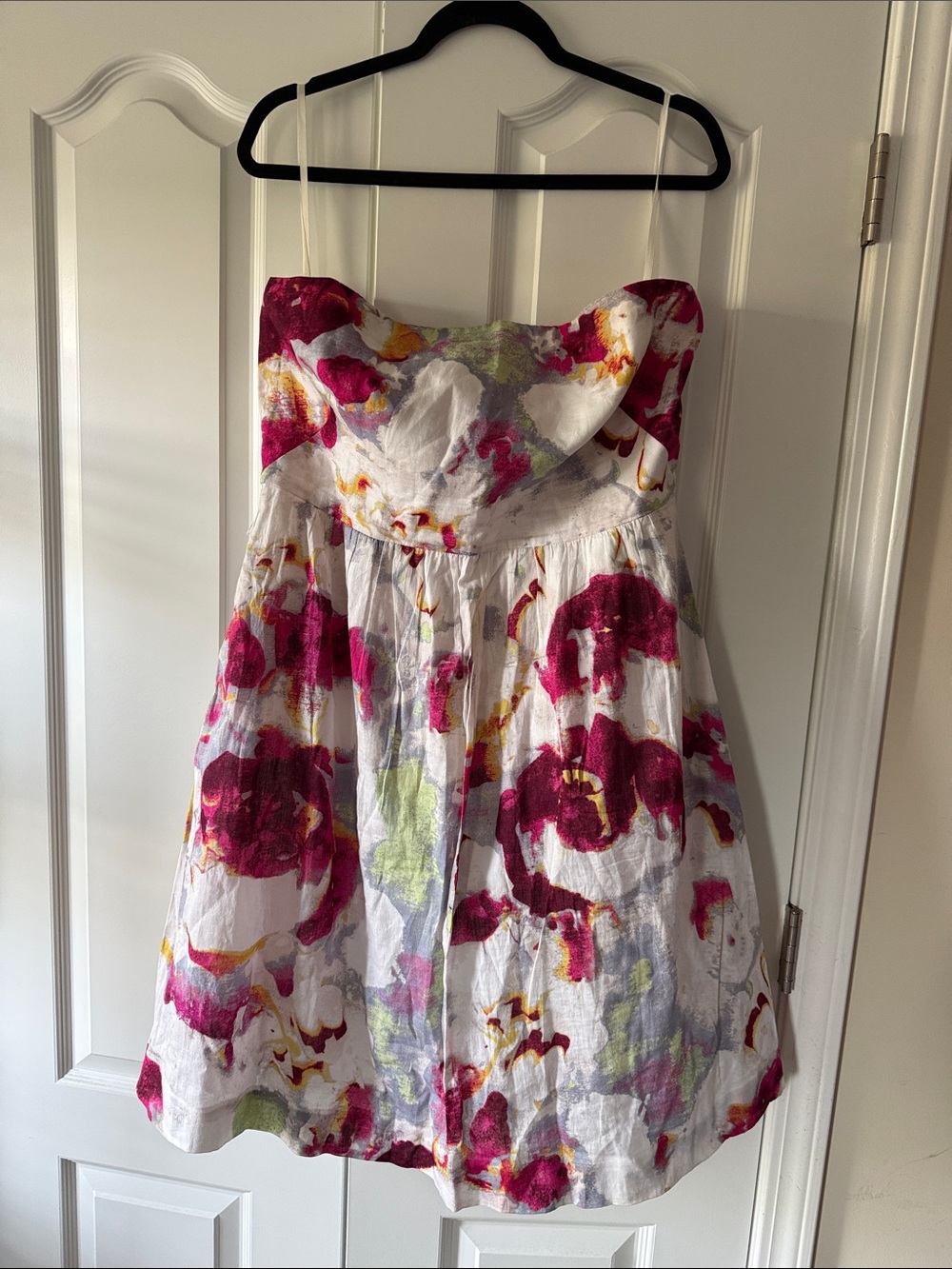 Women’s Floral Strapless Sundress in White and Fuchsia with pockets